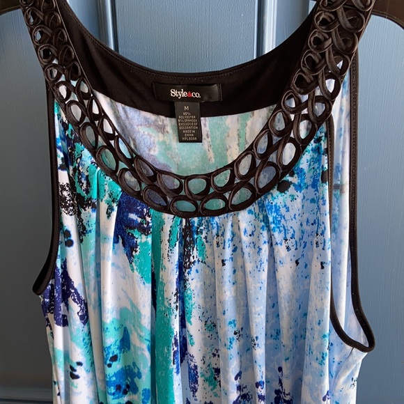 Dress - Picture 3 of 4